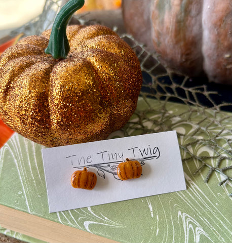 Asian Lily Pumpkin Post Earrings